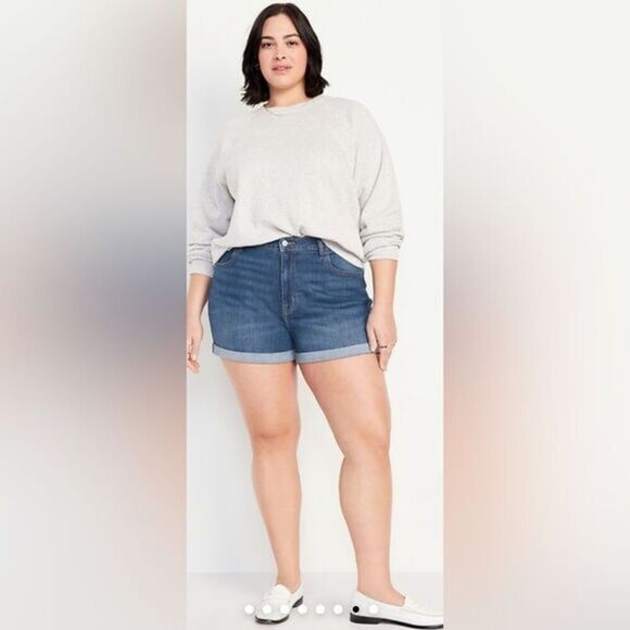NWT Old Navy Plus Size Mid-Rise Denim 3” Shorts Cuffed Hem - Size 24 - Picture 1 of 8